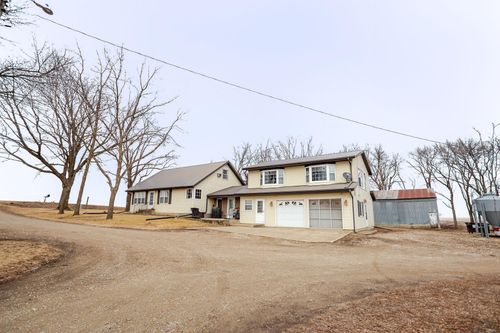 3320 Yew Ave, Hartley, IA, 51346-7616 | Card Image