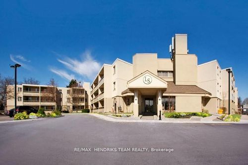 127-5611 Valley Way, Niagara Falls, ON, L2E7A9 | Card Image