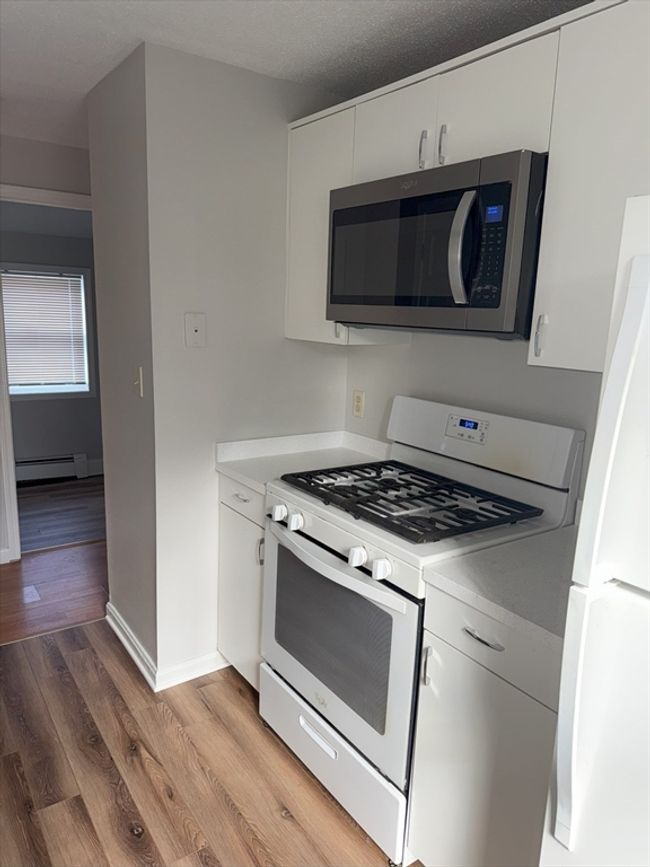 UNIT-4 - 68 Lantern Ln, Condo with 1 bedrooms, 1 bathrooms and 2 parking in Dracut MA | Image 4