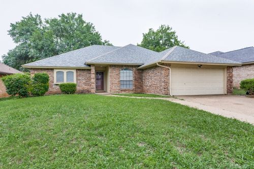1505 Sunny Glen St, Fort Worth, TX, 76134-4897 | Card Image