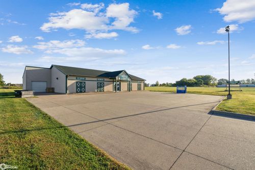 3620 Flint Ridge Dr, Burlington, IA, 52601-9403 | Card Image