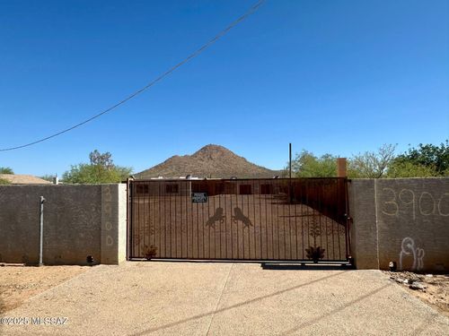 3900 W Calle Torim, Tucson, AZ, 85746-9457 | Card Image