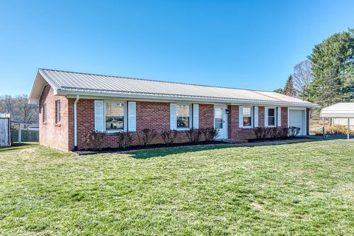 824 Skyview Dr, Chilhowie, VA, 24319-4522 | Card Image