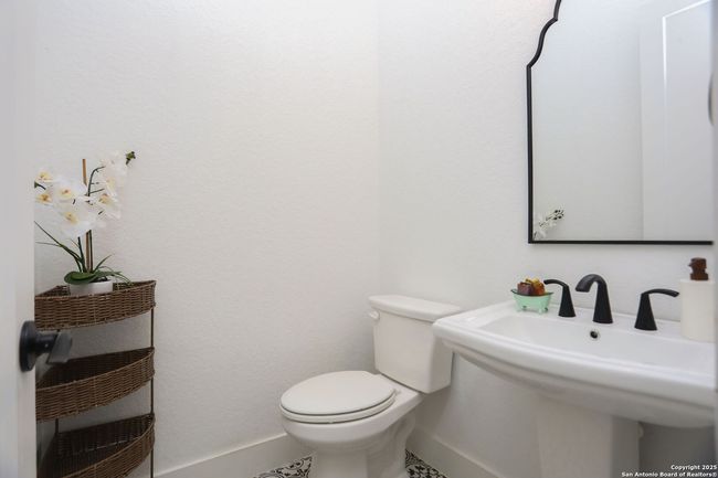 129 Wild Rose Hl, House other with 4 bedrooms, 3 bathrooms and null parking in Boerne TX | Image 25