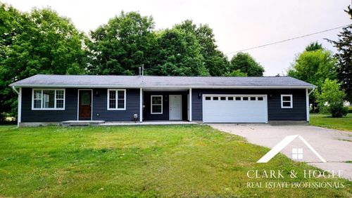 525 Hanover St, Hubbardston, MI, 48845-9310 | Card Image
