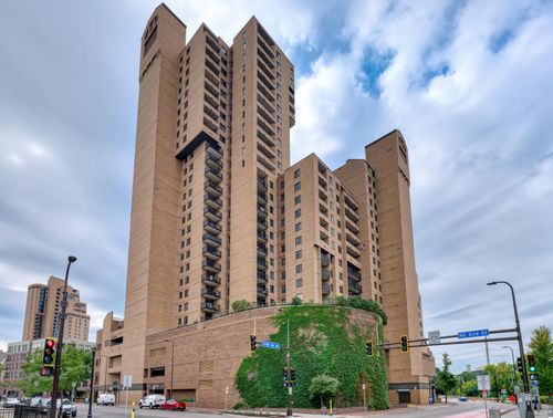 p2704-20 2nd St Ne, Minneapolis, MN, 55413-2394 | Card Image
