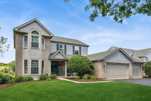 490 Flora Dr, Algonquin, IL, 60102-4346 | Card Image