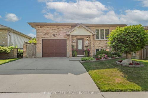 930 Railton Ave, London, ON, N5V4V7 | Card Image