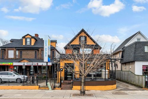 {{alt}} | Card Image