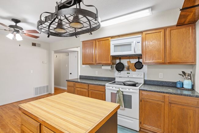 64 Quail Run, Home with 4 bedrooms, 2 bathrooms and 1 parking in Harper TX | Image 10