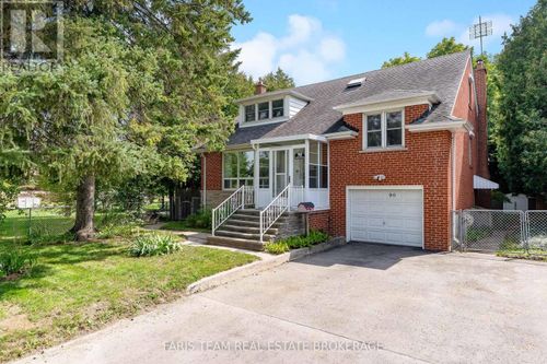 90 Bedford Park Avenue, Richmond Hill (Crosby), ON, L4C2N8 | Card Image