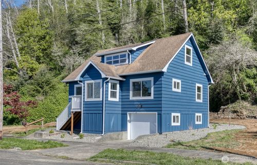 2711 Queets Ave, Hoquiam, WA, 98550-2922 | Card Image