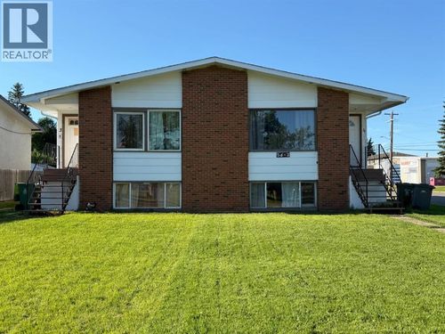 5402 54 Ave, Ponoka, AB, T4J1L9 | Card Image