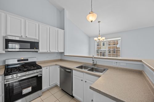 1710 Dogwood Ln, Hanover Park, IL, 60133-3976 | Card Image