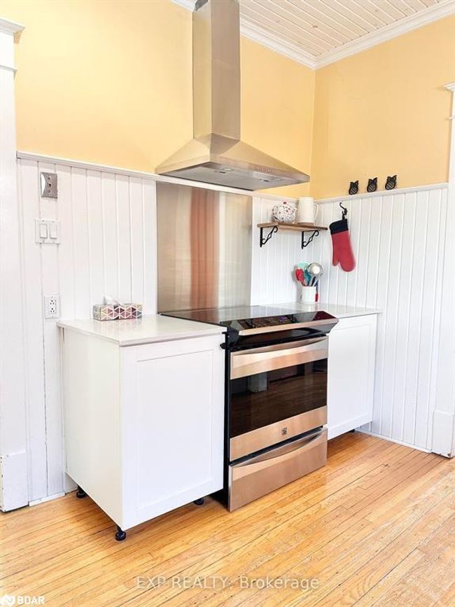 12 Elizabeth St W, House other with 4 bedrooms, 2 bathrooms and 14 parking in Creemore ON | Image 10