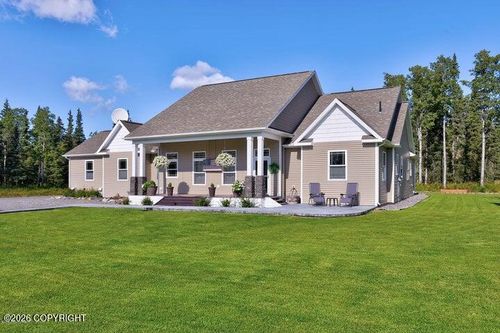 102 Bighorn Cir, Kenai, AK, 99611-8253 | Card Image