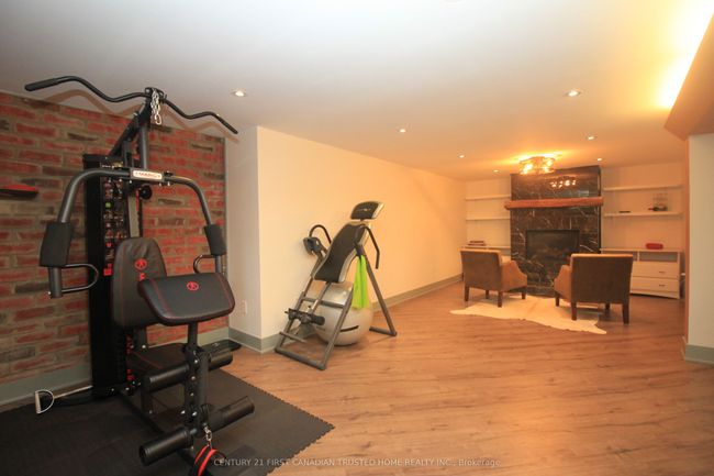 2294 Gore St, House other with 4 bedrooms, 2 bathrooms and 4 parking in Mount Brydges ON | Image 32