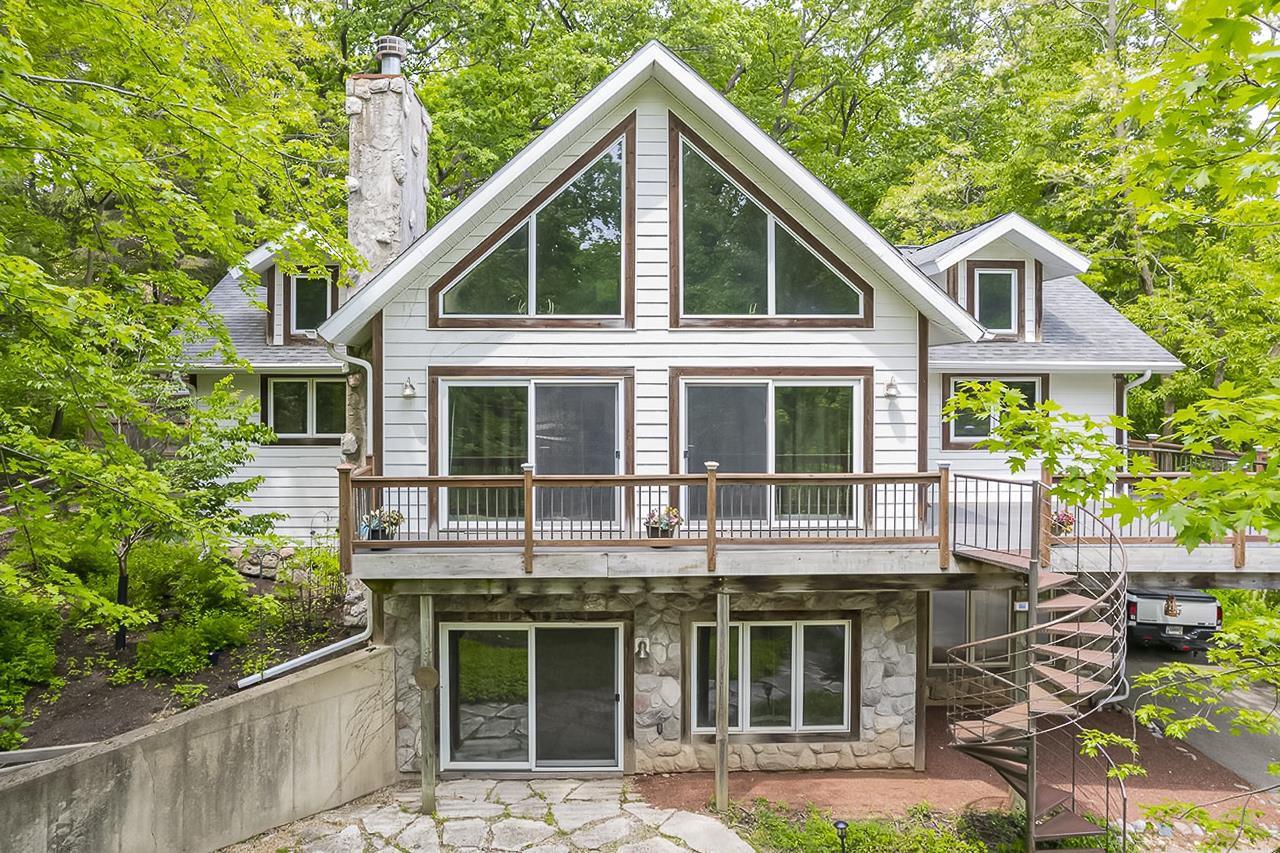 Sauganash Dr, Fontana, WI 53125