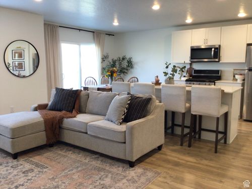 1052 E Regatta Ln, Saratoga Springs, UT, 84045-5584 | Card Image