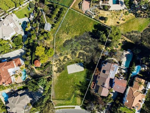 835 La Solana, Redlands, CA, 92373 | Card Image