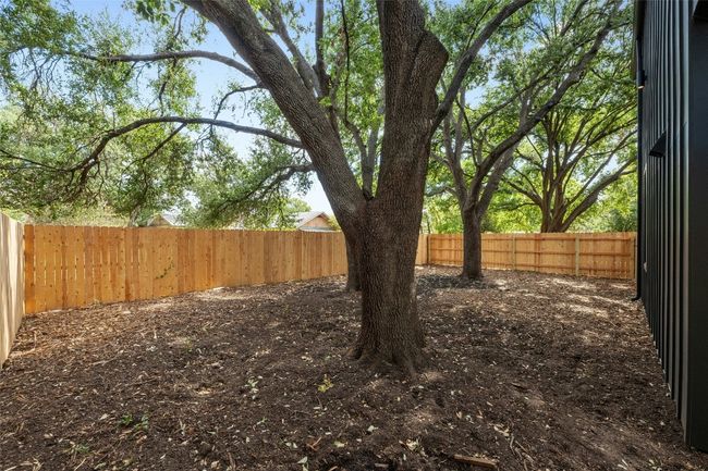 B - 2010 Gathright Cv, House other with 2 bedrooms, 3 bathrooms and 1 parking in Austin TX | Image 27