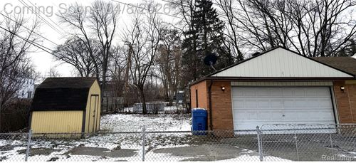 20830 Wellington Ave, Warren, MI, 48089-3449 | Card Image