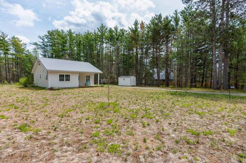 196 Brookside Dr, Wilmot, NS, B0P1R0 | Card Image