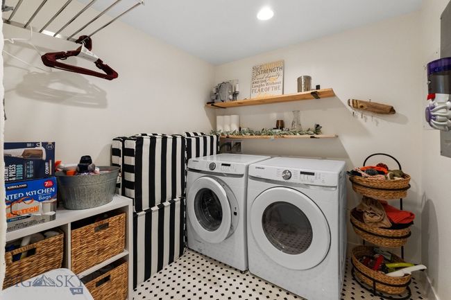 Basement Laundry Room | Image 36
