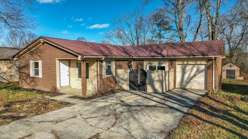 600 Kenway St, Berea, KY, 40403-1101 | Card Image