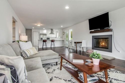 505 3rd St, Kirkland, WA, 98033-6216 | Card Image