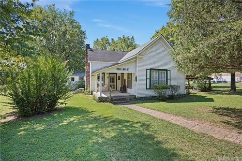 226 Lee St, Clarksville, AR, 72830-9449 | Card Image