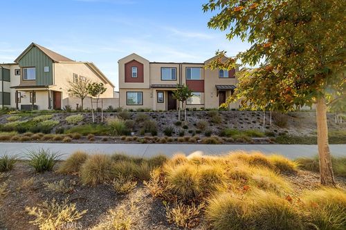 27636 Symphony Pl, Valencia, CA, 91381-2012 | Card Image