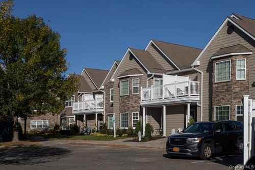 294-400 Adams Way, Islip, NY, 11782 | Card Image