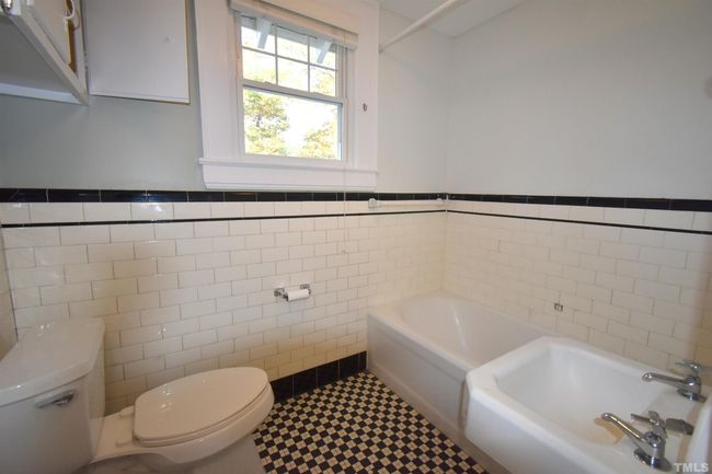 Photo #7 | Image 7