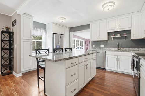 32 Gentes Rd, Essex Junction, VT, 05452-2408 | Card Image