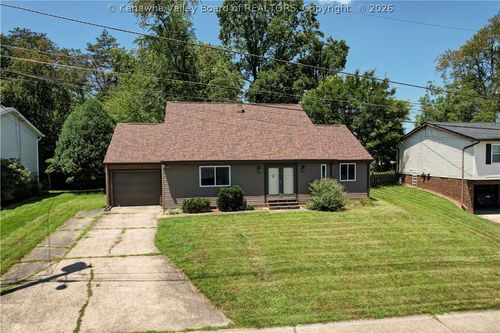 122 Timberlake Cir, Scott Depot, WV, 25560-9401 | Card Image