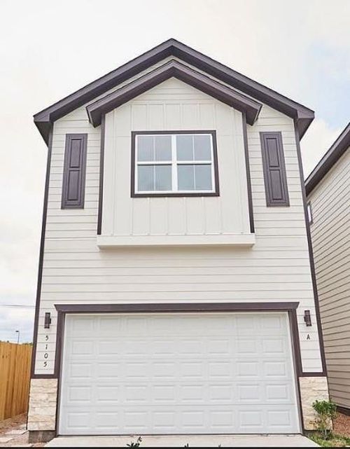 b-5105 Ricky St, Houston, TX, 77033-4209 | Card Image
