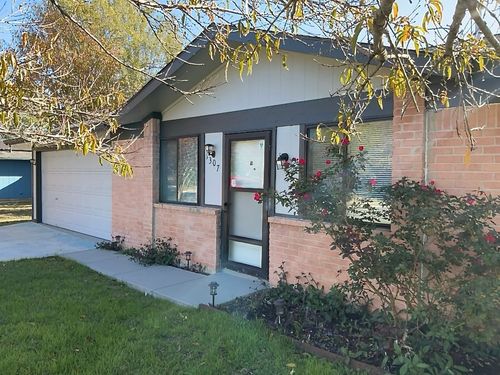 1307 Green Downs Dr, Round Rock, TX, 78664-6928 | Card Image