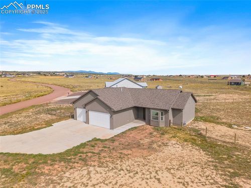 469 E Gentry Dr, Pueblo, CO, 81007-3424 | Card Image