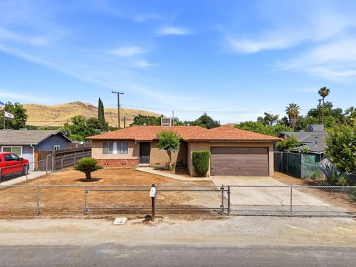 840 Laurel Avenue, Lindsay, CA, 93247 | Card Image
