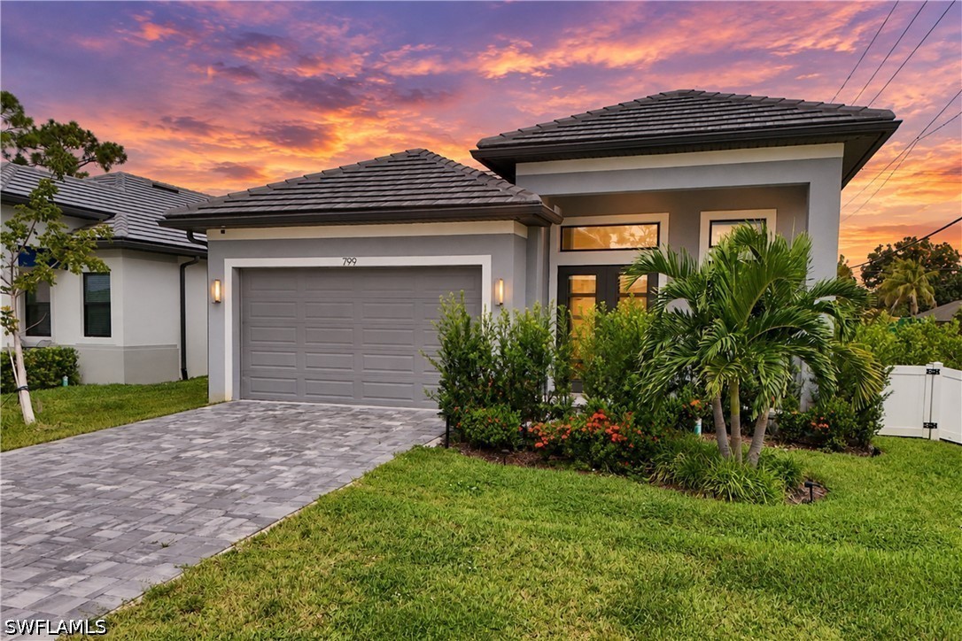 Residential in Naples 5