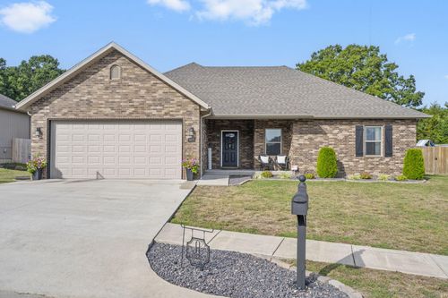 617 S Magen St, Fair Grove, MO, 65648-8661 | Card Image