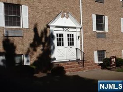 700 Godwin Ave, Midland Park, NJ, 07432-1444 | Card Image