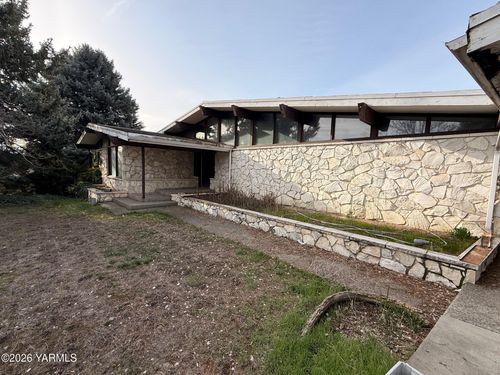 40 Sand Hill Rd, Grandview, WA, 98930-9365 | Card Image