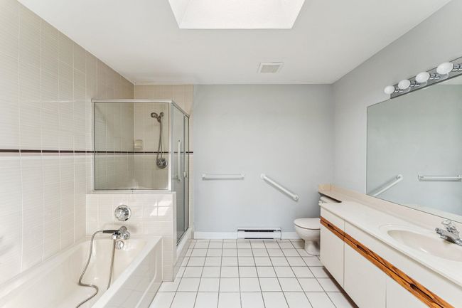 3969 Creekside Pl, Townhouse with 3 bedrooms, 2 bathrooms and 2 parking in Burnaby BC | Image 12