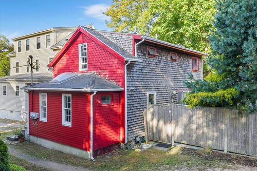 5 Bowser Ct, Newport, RI, 02840-2007 | Card Image