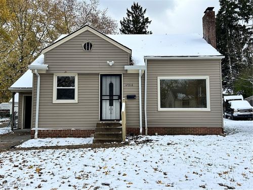 17916 North Blvd, Maple Heights, OH, 44137-2749 | Card Image