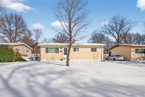 296 Meadowcrest Drive, St Louis, MO, 63135 | Card Image