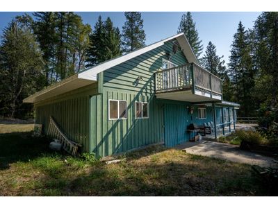 2350 Fife Rd, House other with 3 bedrooms, 2 bathrooms and null parking in Kootenay Boundary BC | Image 2