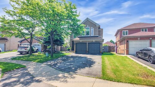 54 Mount Mckinley Lane, Brampton, ON, L6R2C2 | Card Image